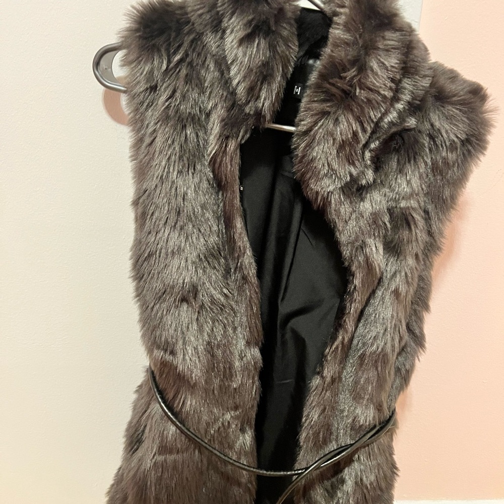 MID-LENGTH FAUX FUR VEST
